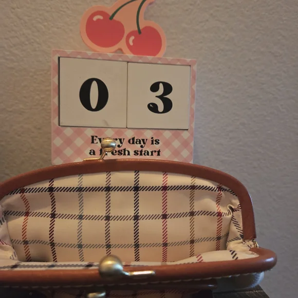 Coach Beige and Brown Leatherware Wallet - Picture 6 of 8